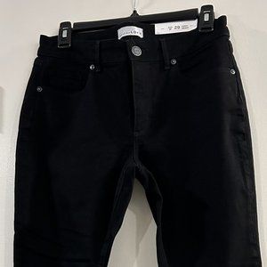 LOFT Curvy Skinny Jeans in Black